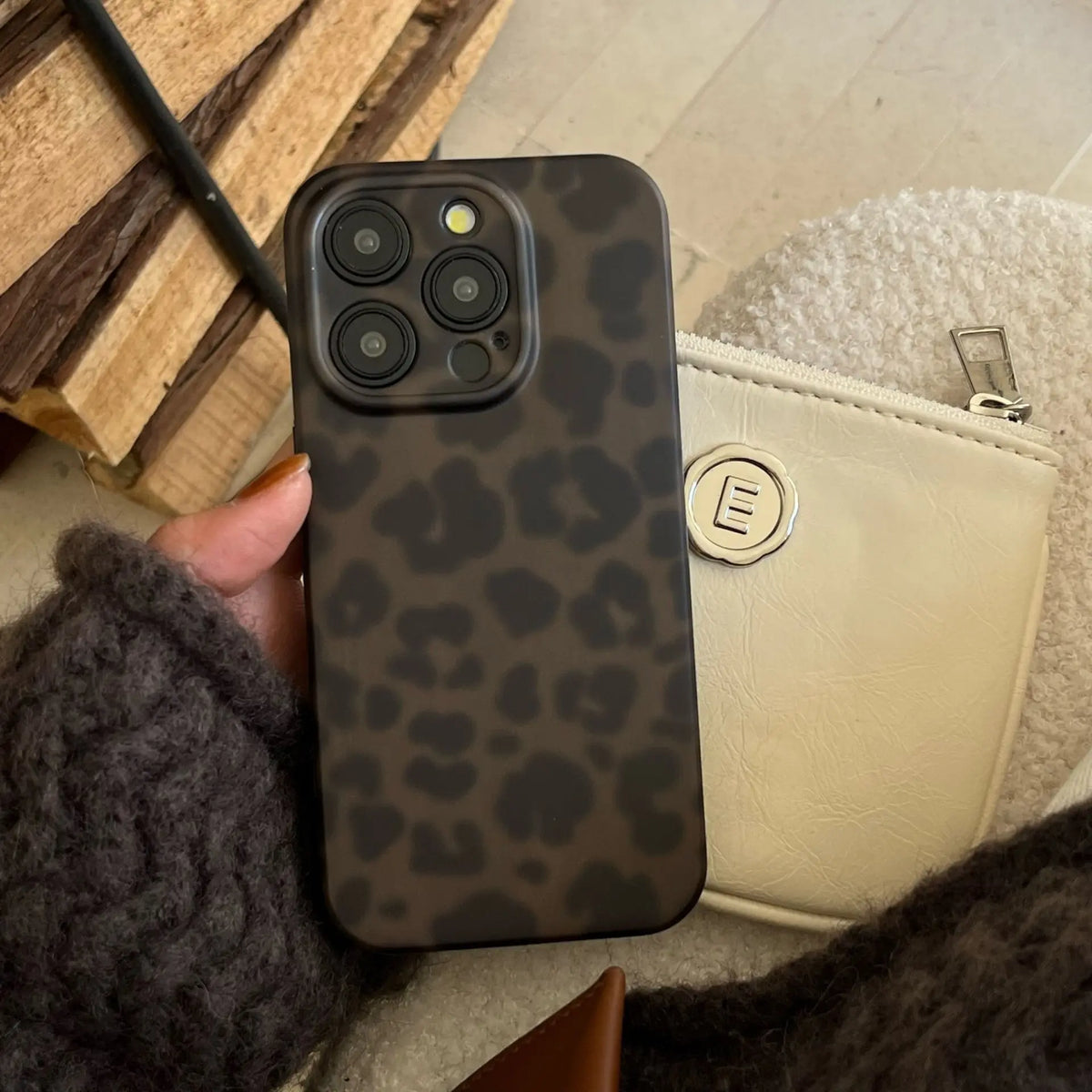 Retro Leopard Print Phone Case